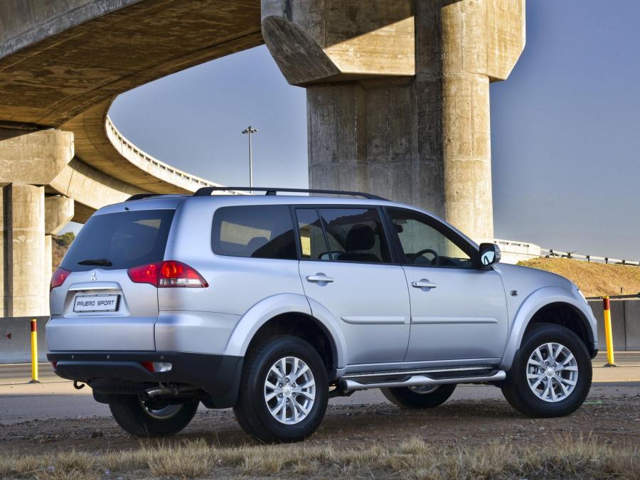  Mitsubishi Pajero Sport 2013 года  (ZA) (фото 5 из 12)